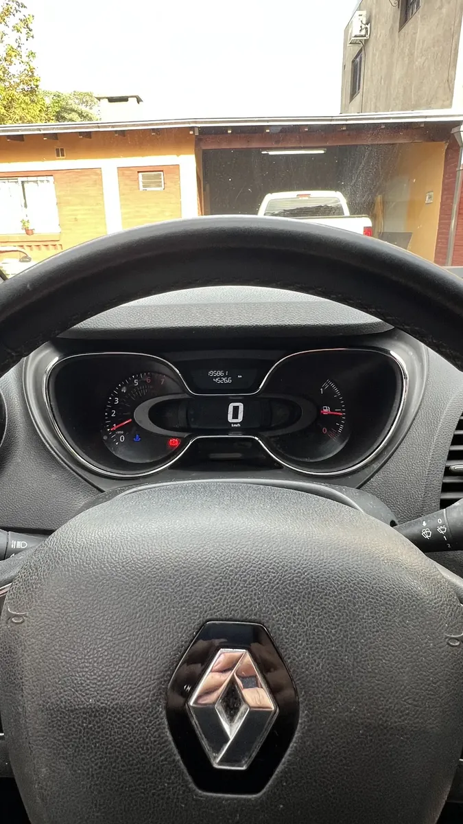Renault Captur 2.0 Zen5181037458712371215