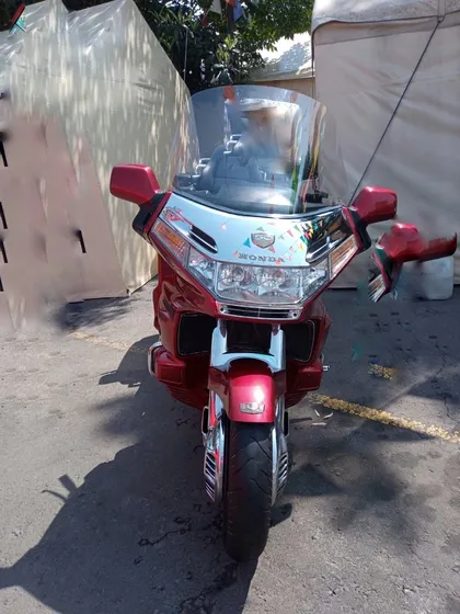 6 Cilindros, Reversa Eléctrica, Estereo Y 4 Bocinas