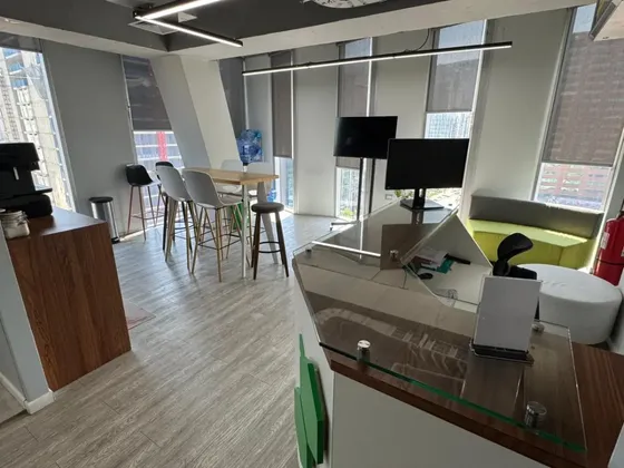 Moderna Oficina De 140m2 A Pies De Metro Escuela Militar
