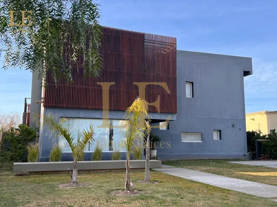 Casa A La Venta En El Canton