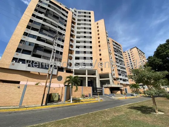 Apartamento En Venta Inm Tazajal  Ideal Para Quienes Buscan Comodidad Y Seguridad. Naguanagua 25-14590