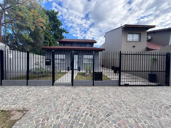 Venta Impecable Casa Apta Crédito