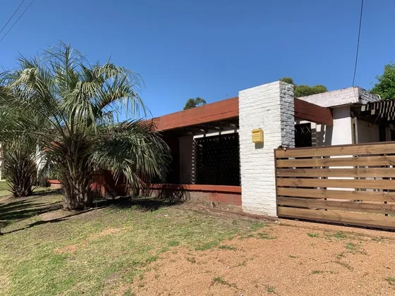 Alquiler Casa Piriapolis 5 Personas Con Parrillero 125 Dolares X Dia Playa 2 Cuadras