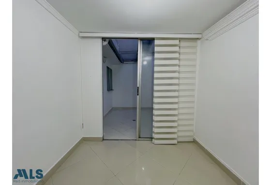 Venta De Casa De Dos Niveles En Unidad De Sabaneta(mls#247344)