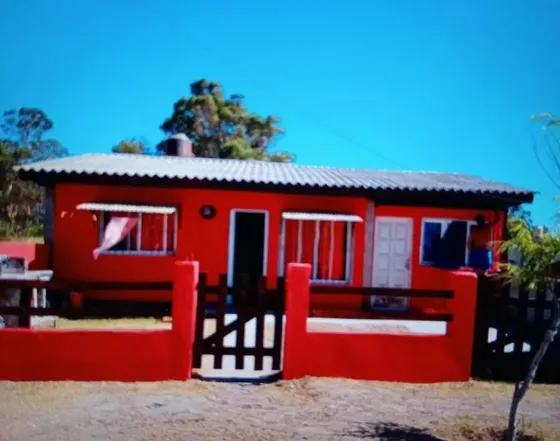 Casa En Venta - 4 Dormitorios 3 Baños - 960mts2 - San Clemente Del Tuyú