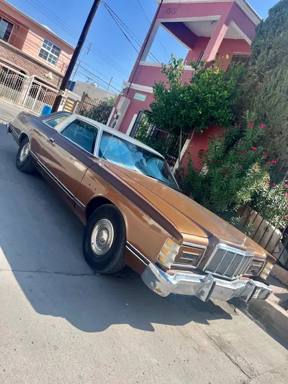 Crown Victoria