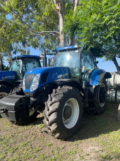 Tractor Agricola New Holland T7060