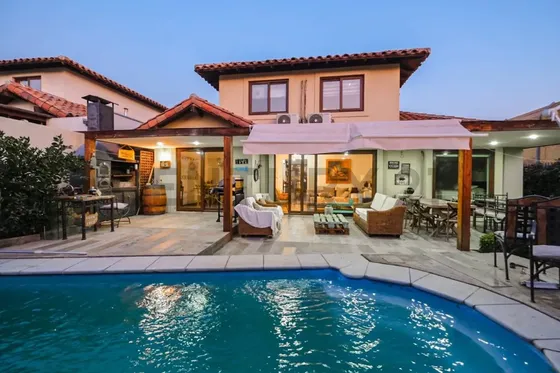 Hermosa Casa En Arriendo Piedra Roja