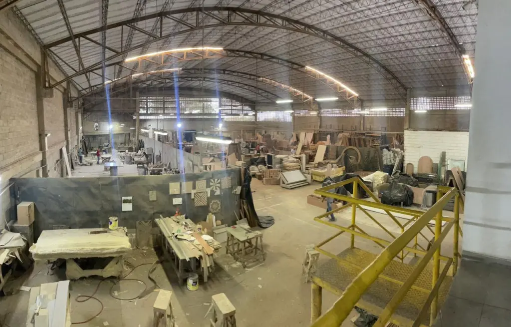 Warehouse for Rent on Via 40. Code A792638