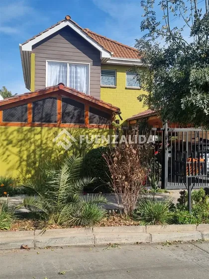 Casa En Venta De 3 Dorm. En Puente Alto