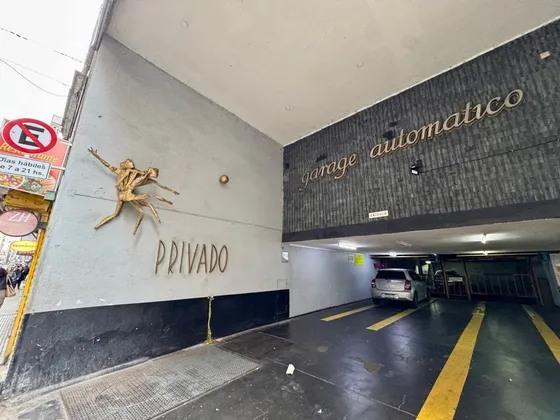 Venta Cochera Cubierta En Microcentro