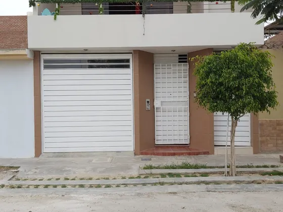 Alquilo Habitaciones - Urb. Sta. Margarita Piura - Piura (solo Damas) A 100 Mts. Ucv