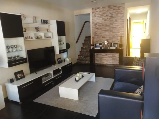 Oportunidad Precio Rebajado Unico Venta Dúplex En Caseros Con Quincho Y Pileta