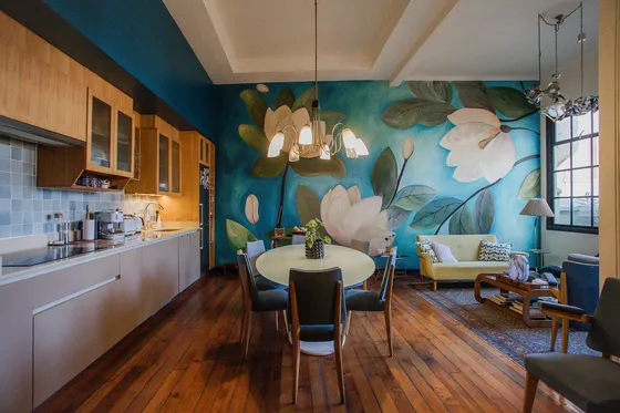 Encantadora Casa Patrimonial Con Vista A La Bahía Y Negocio