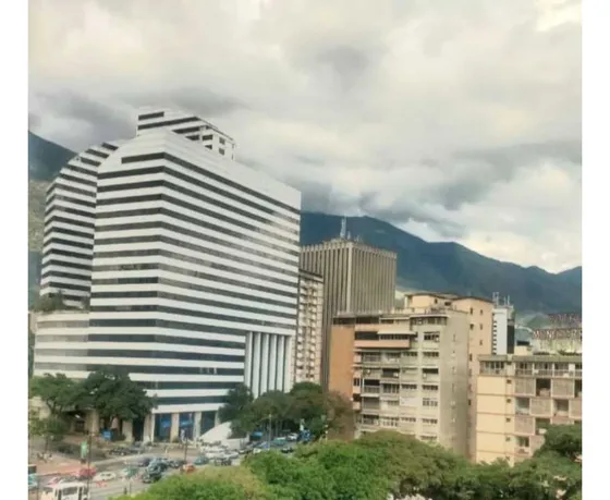 Alquilo Apartamento/oficina 85m2 Altamira 6234