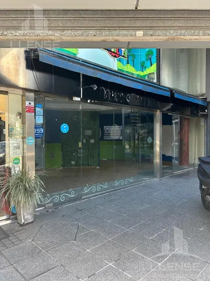 Local 30m2 En Edificio Cristal - Quilmes