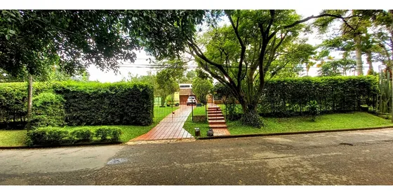 Venta De Casa En Ciudad Jardin, Sector Exclusivo Dede Cali- Valle