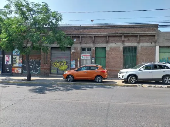 Gran Bodega / Local Comercial