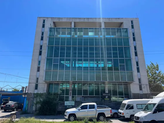 Oficina En Venta - 4 Plantas - 9 Baños - 900mts2 - La Plata