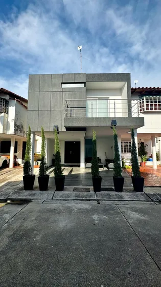 Moderna Casa En La California Suite San Cristóbal Db