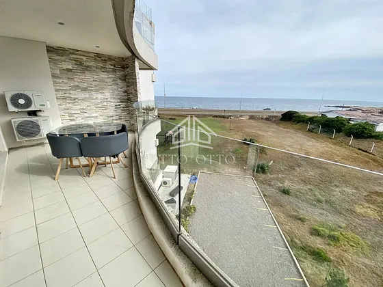 Apartamento 1 Dormitorio Frente Al Mar En Punta Del Este 