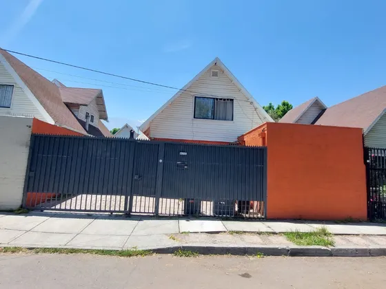 Amplia Casa Con Piscina, Oficina Independiente En Condominio