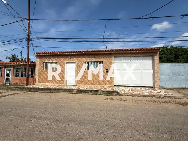 Casa Con 4 Apartamentos Independientes En Conuco Viejeo Cod: 1335