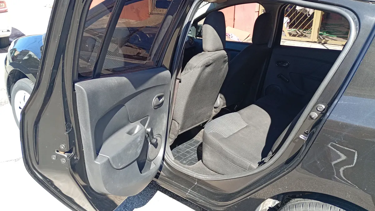 Renault Sandero 2018 1.0 12v Authentique Sce 5p — foto 7