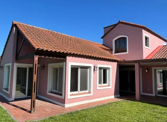 Casa En Venta 5 Amb - C/ Pileta  - Barrio Privado El Rocio Canning
