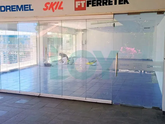 Arriendo Local Comercial 107m2 En Ciudad Empresarial.