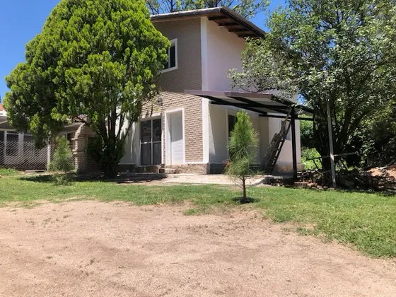 Alquiler Casa En Mendiolaza  2 Dormitorios Con Jardín Y Cochera