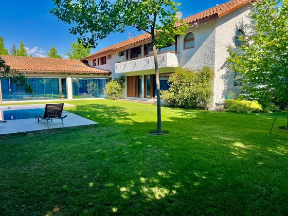 Estupenda Casa Con 6 Dormitorios