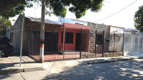Vendo Casa Santa Marta $440 Millones. Permuto Por Propiedad Menor Valor. Propongan    