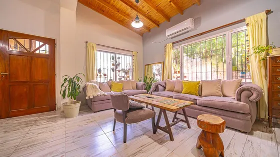 Venta Casa 4 Ambientes El Palomar Jardin Cochera