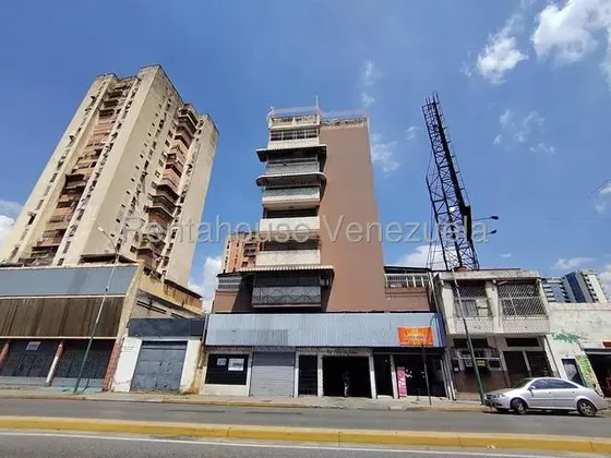 Cf Apartamento En Piso Bajo Con Maletero A La Venta En Av. Bolívar De Maracay!! Listing 26-9059