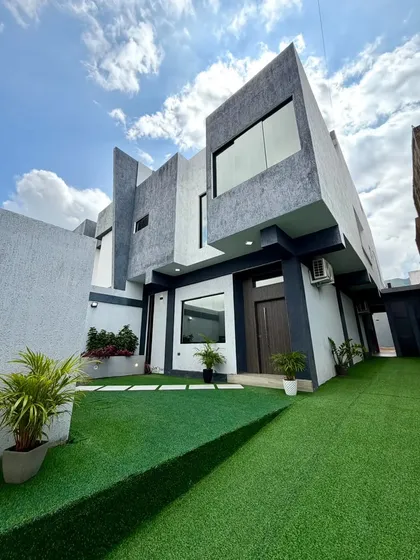 Casa A Estrenar En Mañongo, Conjunto Cerrado* 3 Niveles 280m2 De Terreno 260m2 De Construcción 3 Habitaciones Con Baño Y Una Oficina 3 Maleteros Balcón Cocina Moderna Gavip