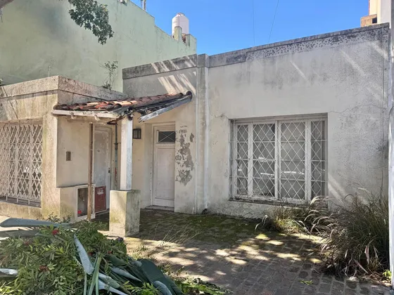 Casa A Refaccionar Sobre 300m2 Con Muy Buen Pulmon En La Lucila, Vicente Lopez.