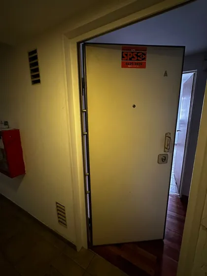Vendo Departamento 2 Ambientes Barrio De Villa Devoto, 1er Piso Al Frente, Con Espacio Guardacoche