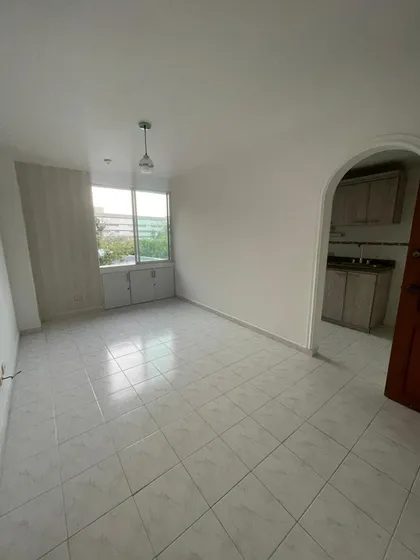 Apartaestudio En Arriendo, Frente A Universidad Metropolitana, Cerca Al Centro Comercial Único