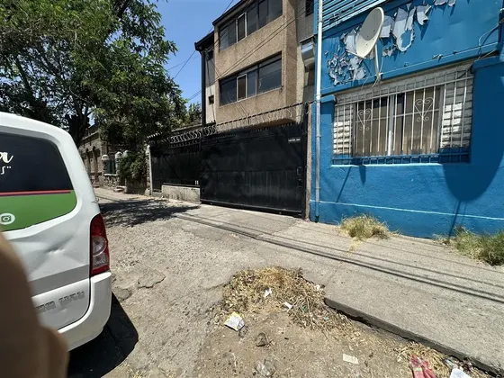Casa En Arriendo De 5 Dorm. En Recoleta
