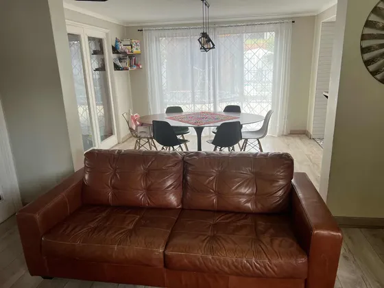 Amplia Casa 3 Dorm. 3 Baños, Con Departamento Independiente