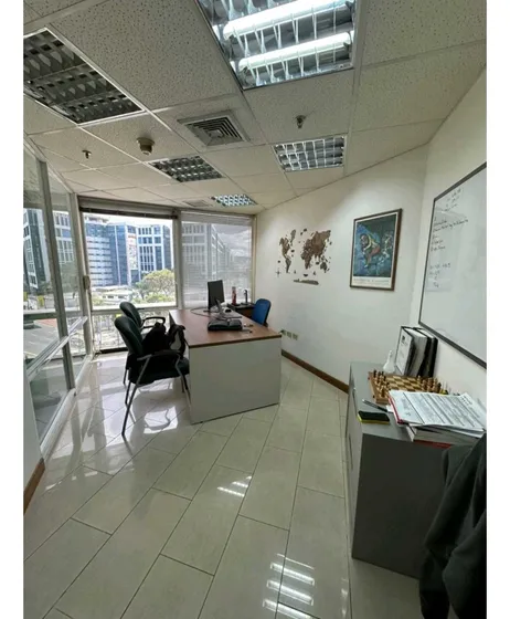 Se Vende Oficina 87m2 Urb. Campo Alegre