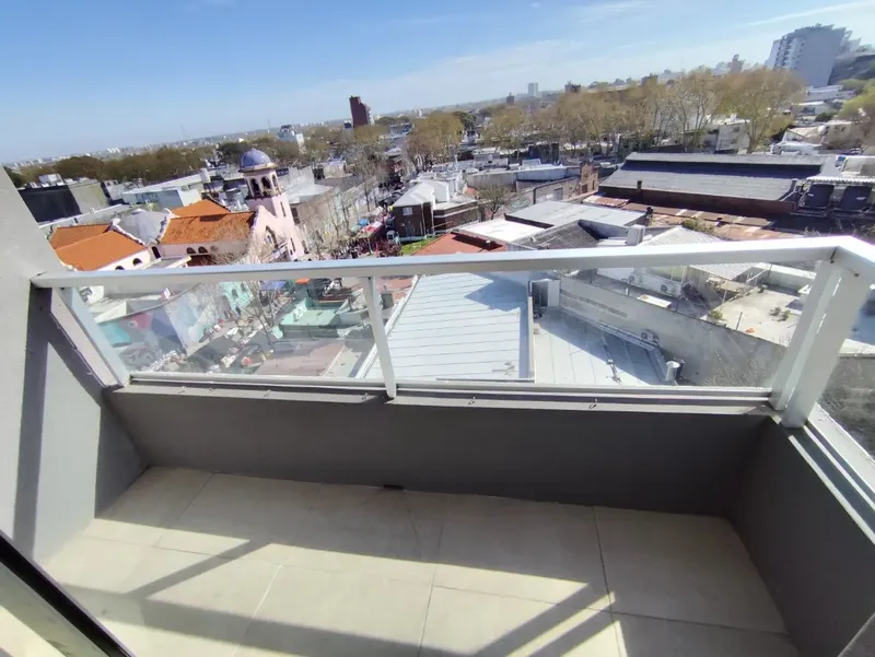 Muy Bonito Apto Nuevo A Pasos De Bvar Artigas Y Shopping Xxx, 2 Dorm, Todo Al Frente, Gran Vista, Living Con Tza, Placares, Baño Con Lavadero Propio, Parrillero, Bicicletero, Y Tender En Edificio