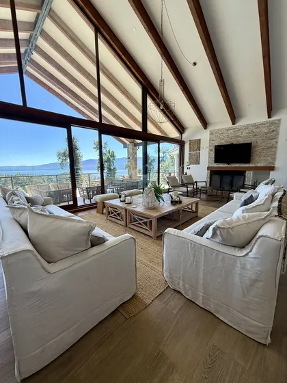Gran Casa En Pucón Con Vista Al Lago Villarrica