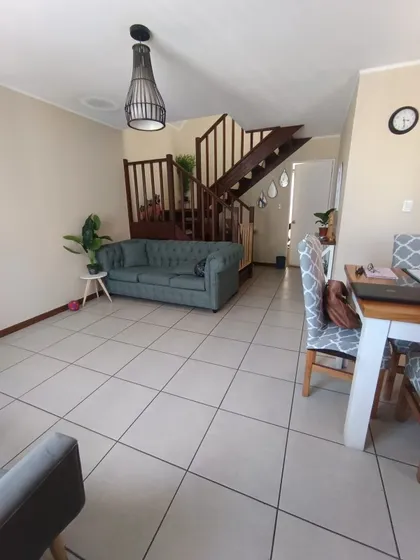 Semi Nueva En Villa Escuadron