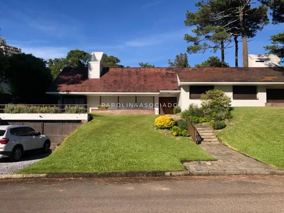 Espectacular Chalet En Venta En Country, Punta Del Este.