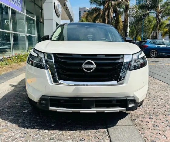 Nissan Pathfinder 3.5 Platinum At