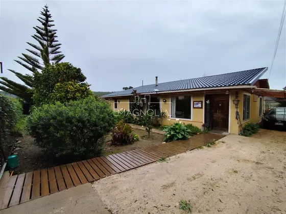 Casa En Venta De 4 Dorm. En Pichilemu