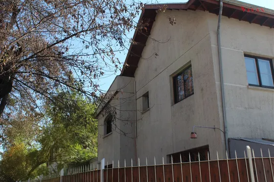 Casa En Venta De 7 Dorm. En Ñuñoa