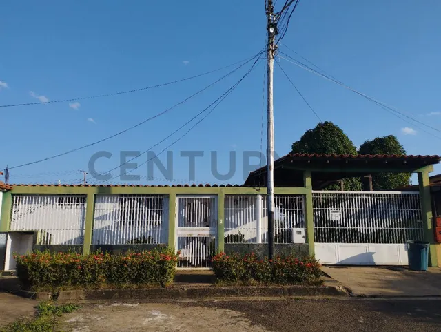 Se Ofrece En Venta Casa De Una Planta, Urbanización Roraima. Alta Vista